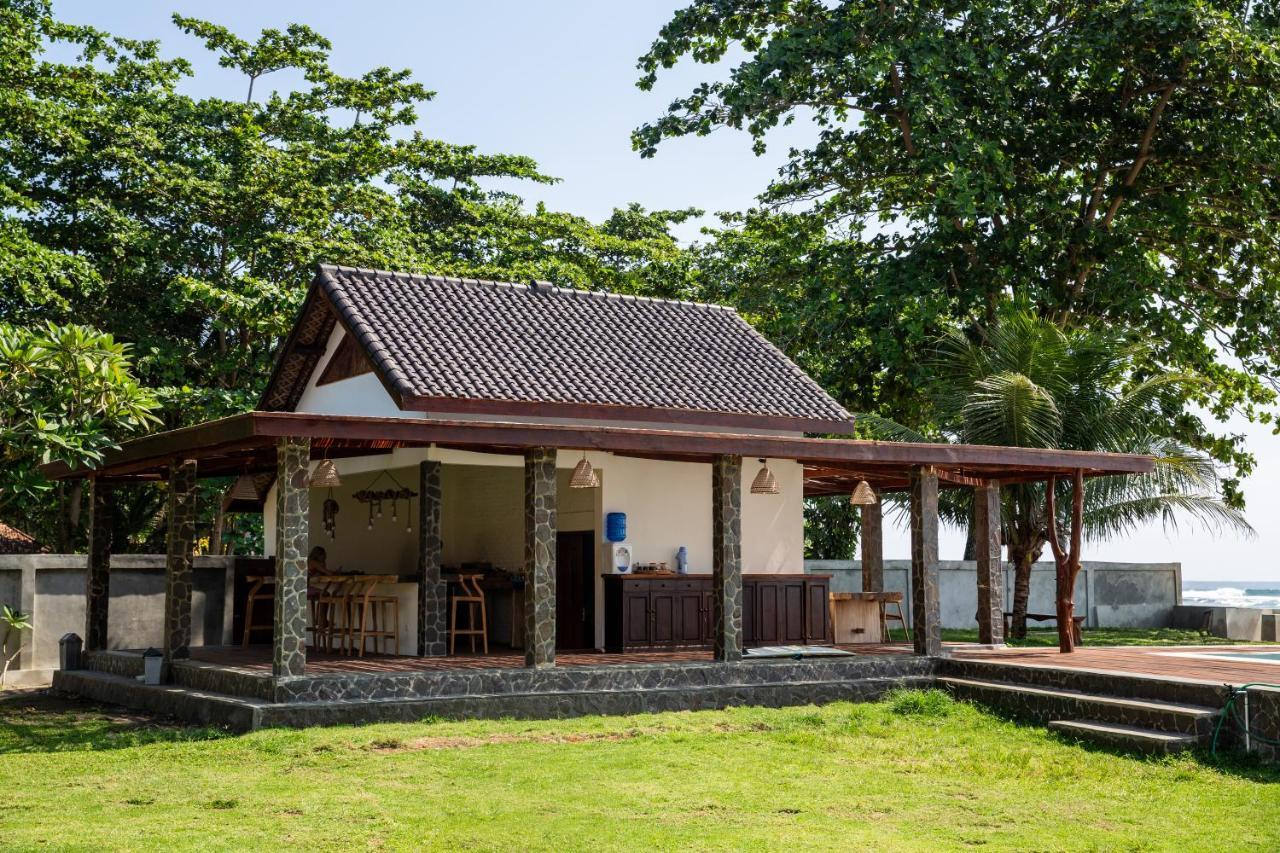 The Ujung Bocur Bungalows Krui Zewnętrze zdjęcie